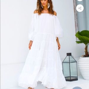 Erika Pena NWOT White maxi dress
